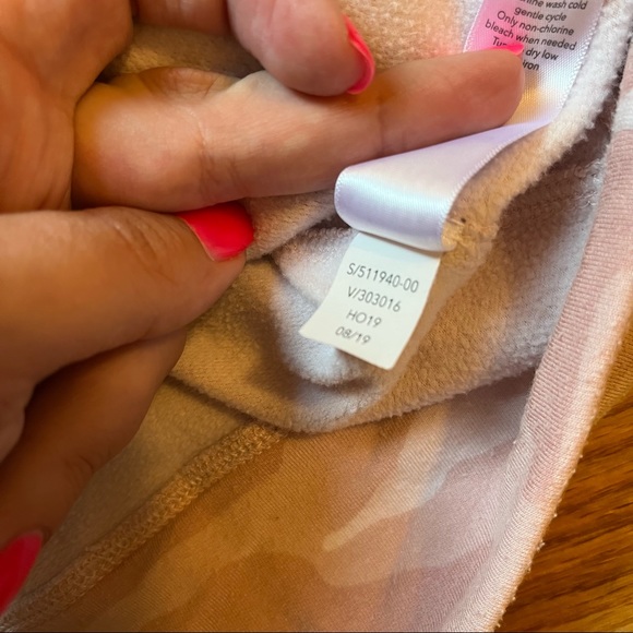 Athleta Girl pink camouflage hoodie sweatshirt size large / 12 - Picture 5 of 5